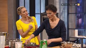 You can get the hochzeit sahra wagenknecht hochzeitskleid here. Sahra Wagenknecht Kocht Das Dessert