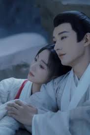 发现900+ 条China 🗨️ 和礼服裙点子| 洋裝風格、活动造型、中国礼服以及更多