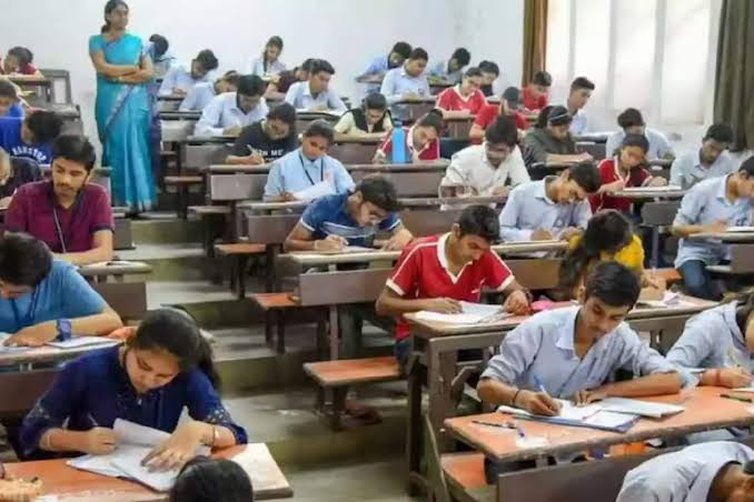 Ph.D: রাজ্যে পিএইচডি ভর্তিতে বড় বদল! বিশ্ববিদ্যালয়গুলিকে কী নির্দেশ দিল উচ্চশিক্ষা দফতর? | লেটেস্ট শিক্ষার খবর - News18 Bengali