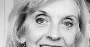 Mary Rayburn's Instagram, Twitter & Facebook