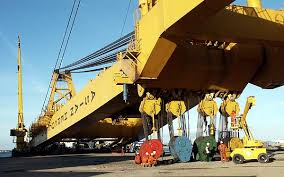 15 Incredible Shipyard Photos