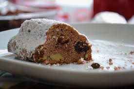 Mal Etwas Anderes Als Den Klassischen Stollen Gefallig Wie Ware Es Mit Einem Schoko Nougat Stollen Leckerer Nouga Lebensmittel Essen Dessert Ideen Schokolade