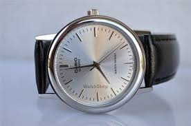 Ceasuri de mana barbatesti si unisex la pret redus ieftin de outlet. Top 10 Ceasuri BÄrbÄtesti Casio