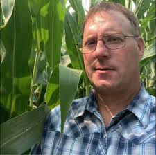 Three-row corn head for 1880 New Holland