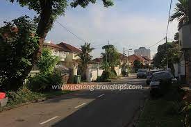 The road links jalan padang tembak to jalan lumba kuda. Lorong Padang Tembak Rifle Range