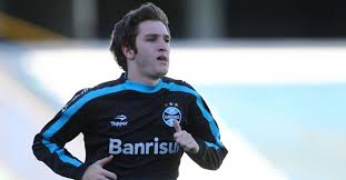 Player stats of mário fernandes (zska moskau) goals assists matches played all performance data. Mario Fernandes Muda Caracteristica Do Gremio E Ja Marca Primeiro Gol Pelo Cska 29 06 2012 Uol Esporte