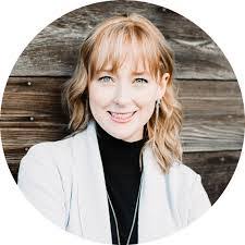 Amy Ohlinger's Instagram, Twitter & Facebook