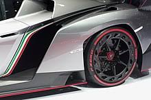 That includes the highly ergonomic shape of the car, mostly the front end, which does not look like any car on the market at this moment. Lamborghini Veneno Wikipedia