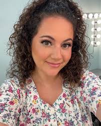 Amber Jonas's Instagram, Twitter & Facebook