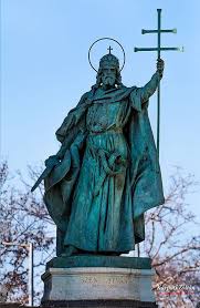 Között, többek között a budai várban, a városligetben, a várkert bazárnál, a március 15. Hosok Tere Szent Istvan Kiraly 997 138 Szobor A Millenniumi Emlekmuvon Telcs Ede Alkotasa 1911 Balrol A Masodik Szob Figurative Sculpture Statue Sculptures