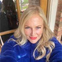 Joann Gillen's Instagram, Twitter & Facebook