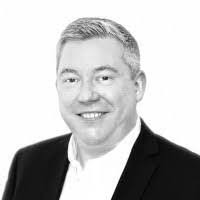 Chris Hare's Instagram, Twitter & Facebook