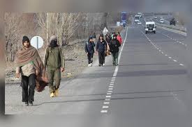 Afganistan'dan 30 yıl önce kaçan 2.5 milyon nüfusun 1 milyonu i̇ran'da yaşıyor. Turkiye Afgan Gocunun Kiskacinda Ulke Yeni Bir Goc Dalgasina Hazir Mi Independent Turkce