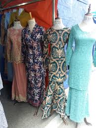 Hajat lima beranak untuk beraya sedondon kali ini tidak kesampaian apabila baju yang ditempah bukan sahaja tidak saya juga cuba call tiga ejen mereka di klang, shah alam dan bangi. Butik Anggun Fesyen Home Facebook