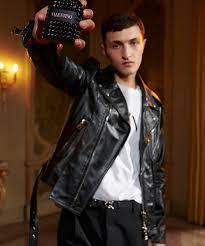 Mind you, adut doesn't exactly look over the moon. Anwar Hadid Smells Cool In Valentino Dujour