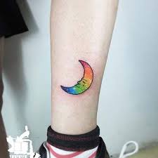 Gokkusagi Ay Dovmesi Rainbow Moon Tattoo Karizmatik Dovmeler Dovme Tattoo