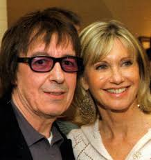 I met Olivia Newton-John at a reception for singer Tony Bennett (see photo)  . We chatted at length & I found her to be a really lovely lady. I send my  condolences