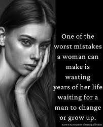 Shannah Kelley's Instagram, Twitter & Facebook