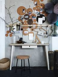 Kork Uberall Bei Ikea Eine Karriere Vom Untersetzer Zur Pinnwand In Buro Und Kuche Ikea Diy Ikea Inspiration Ikea Ideen