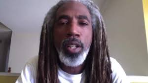 Ich bin ein grosse fan von ihm und würde das gerne wissen. Meine Frage Ist Hat Der Amerikanische Gangsta Rapper 2pac Shakur Ein Grab Wenn Ja Wo Ist Es