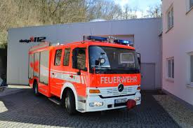 Die Feuerwehr Bergisch Gladbach Beauftragte Uns Mit Der Nachrustung Der Designbeklebung An Einem Generaluberholt Feuerwehr Fahrzeuge Feuerwehr Einsatzfahrzeuge