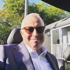 Happy Friday, folks!