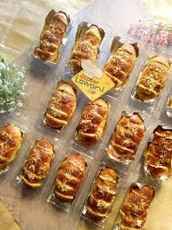 Roti sobek tergolong roti praktis dan mudah dibuat dengan bahan yang sederhana. Dapoer Lawani Bakulan Korean Garlic Cheese Bread Untuk Facebook