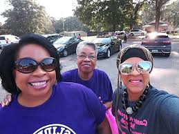 A social services director and Florida's own Terricca Williams recently  went viral for coaching up her son, Czar, while wearing work clothes in  their front yard. Today, Terricca and Czar met up