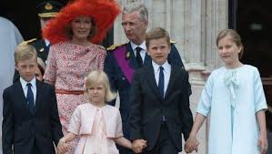 Festivités de la fête nationale belge. Koningspaar Viert Nationale Feestdag Met 15 000 Mensen Royalty Mensen Feestdag