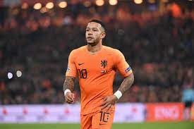 De l'autre côté est brodé le logo nike swoosh. Les Pays Bas Avec Memphis Depay Et Daley Blind A L Euro L Equipe
