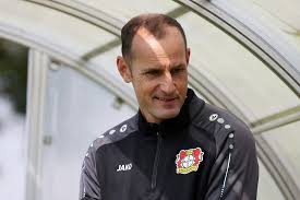 Der fc augsburg hat sich übereinstimmenden medienberichten zufolge von trainer heiko herrlich getrennt. Peinlicher Corona Verstoss Heiko Herrlich Verpasst Seine Fca Premiere