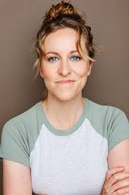 Holding (Short 2018)