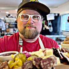 New buisness page for our friends at Housaraunt To-Go … please go to the  new page, follow, like, share their page, and invite all your friends! We  don't have much for options