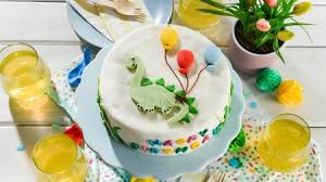 So können sie einen dino kuchen selbst zubereiten mit diesem einfachen kuchen rezept. Kunterbunte Dino Torte Backen De