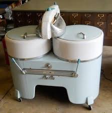 To keep your wringer operating properly, dry rolls thoroughly after use with a soft cloth and then release lever which removes pressure from the rolls. view full size. Vintage Philco Double Wringer Washer Baby Blue White 520167720