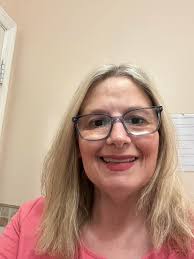 Aldi Lipstick Review: Berry Color