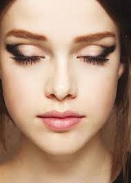 Bedroom Eyes Louloumagazine Com Bedroom Eyes Hot Lips Kiss Makeup