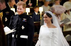 Maybe you would like to learn more about one of these? Das Brautkleid Meghan Markle Uberrascht In Givenchy Panorama Stuttgarter Nachrichten