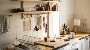 Einrichtungs Details Fur Die Kuche Gewurzregal Haken Fur Verschiedene Kuchengerate Abtropfgestell Und Espresso Wg In Berlin Kuchen Inspiration Wohnung Mobel