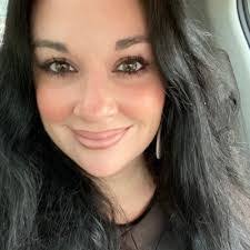 Erin Frye's Instagram, Twitter & Facebook