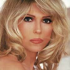 𝙽𝚊𝚗𝚌𝚢 𝚂𝚒𝚗𝚊𝚝𝚛𝚊