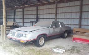 This 1970 oldsmobile cutlass supreme seems like the perfect ride for southampton this summer to frighten the c. Oldsmobile Page 10 Barn Finds