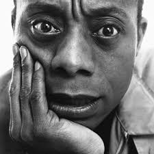 حاولت بكل جهدها لإحراجه وهو ببساطة قام بتصنيفها! 👏🏿 👏🏿 👏🏿