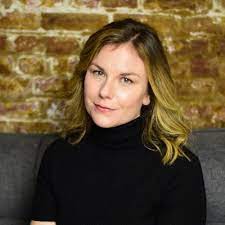 Former bloomberg news reporter christie smythe, 38, opened up about her relationship with the convicted fraudster for the first time in an elle in the summer of 2018, smythe quit bloomberg over her connection to shkreli. Christie Smythe Christiesmythe Twitter