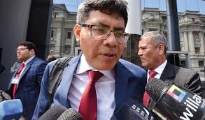 Determinan que fiscal Germán Juárez continúe investigando a Martín Vizcarra 