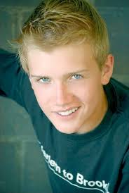 Caramelitos Varoniles Jr.: Unknown Hottie (JR): Kyle Dietz