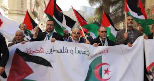 تونس، رسميًا الجمهورية التونسية، هي دولة عربية تقع في شمال أفريقيا يحدها من الشمال والشرق البحر الأبيض المتوسط ومن الجنوب الشرقي ليبيا (459 كم) ومن الغرب الجزائر (965 كم). Ø¨Ø´Ø¹Ø§Ø± Ø§Ù„Ù‚Ø¯Ø³ Ù‚Ø¯Ø³Ù†Ø§ Ø§Ù„Ø¬Ù…Ø¹Ø© Ø§Ù„Ø®Ù…Ø³ÙˆÙ† Ù…Ù† Ø­Ø±Ø§Ùƒ Ø§Ù„Ø¬Ø²Ø§Ø¦Ø± ÙÙ„Ø³Ø·ÙŠÙ†ÙŠØ© Ø§Ù„Ù…Ø±ÙƒØ² Ø§Ù„ÙÙ„Ø³Ø·ÙŠÙ†ÙŠ Ù„Ù„Ø¥Ø¹Ù„Ø§Ù…