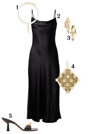 Women can don pearls, feathers, long gloves, and fringe flappers. 14 Birthday Outfit Ideas What To Wear To Your Birthday Party
