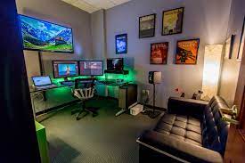 Make A Private Room Dedicated To Video Games Is A Really Creative And Exciting Challenge The Odds Of Perso Small Game Rooms Gaming Room Setup Game Room Design