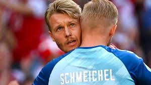 Eriksen required emergency treatment on the pitch before being taken to hospital. Christian Eriksen Schreibt Nachricht An Danemark Team Bei Em